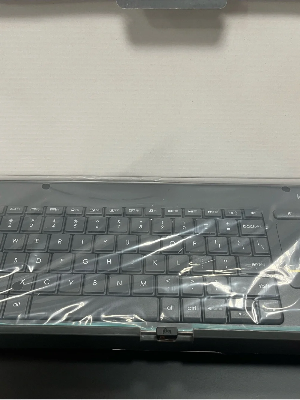 Logitech K400 Plus Wireless Touch TV Keyboard PC-Connected TV, Android, Laptop